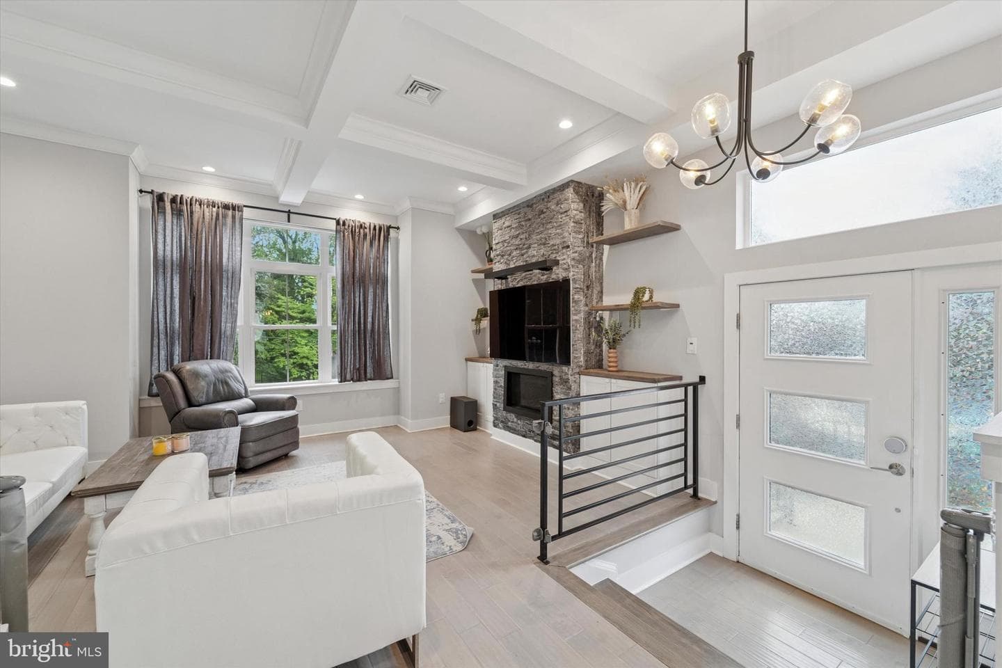 488 Evergreen Avenue photo 6