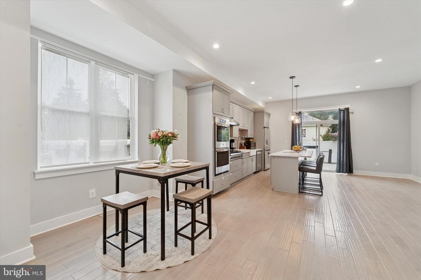488 Evergreen Avenue photo 8