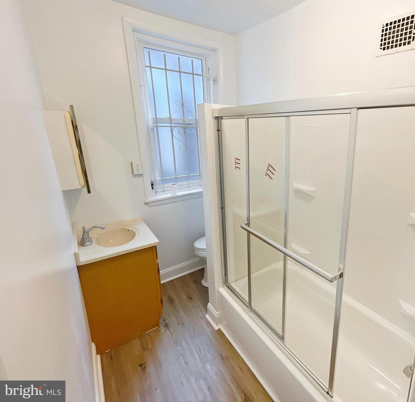 2835 W Lehigh Avenue photo 21