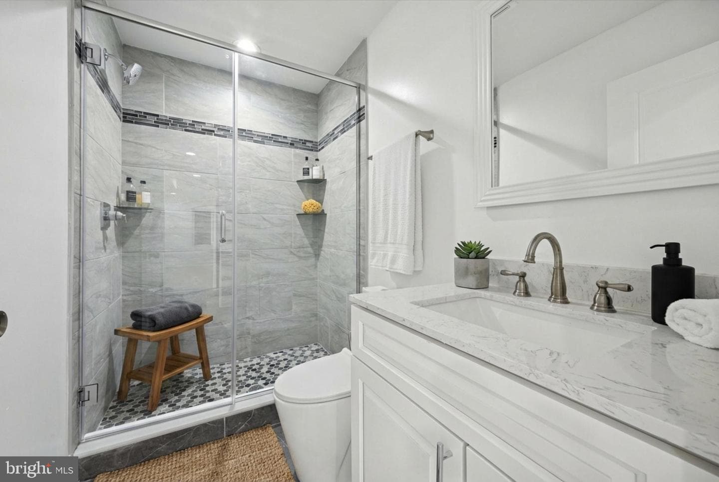 1327 S Hollywood Street photo 8