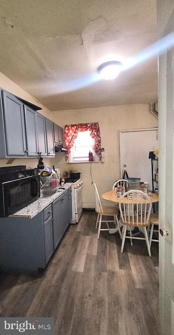 5330 Lesher Street photo 5