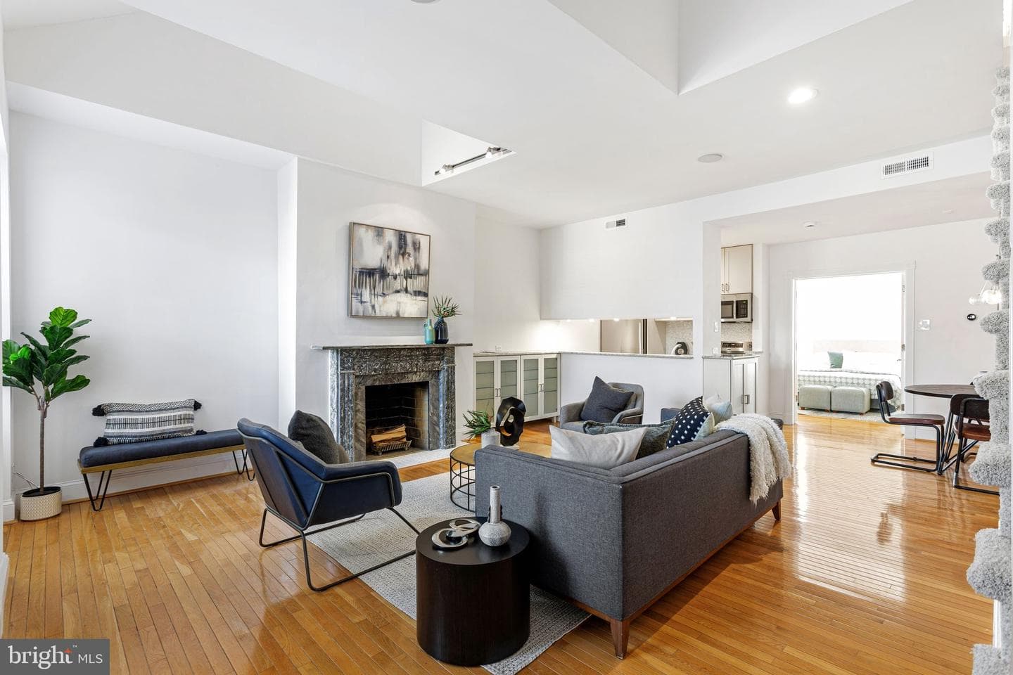 306 S 10th Street #d, Philadelphia