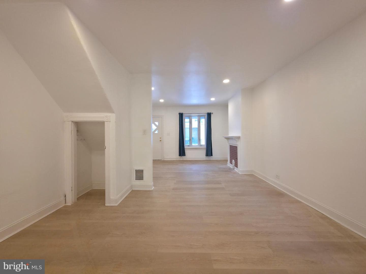5214 Reinhard Street photo 10