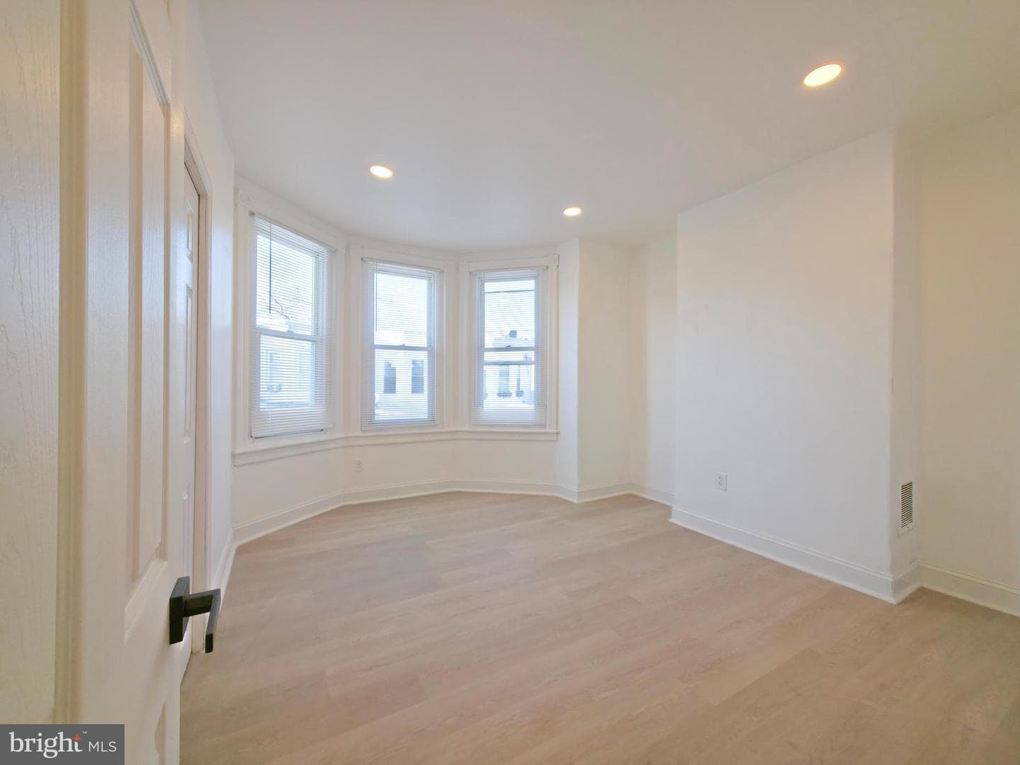 5214 Reinhard Street photo 4