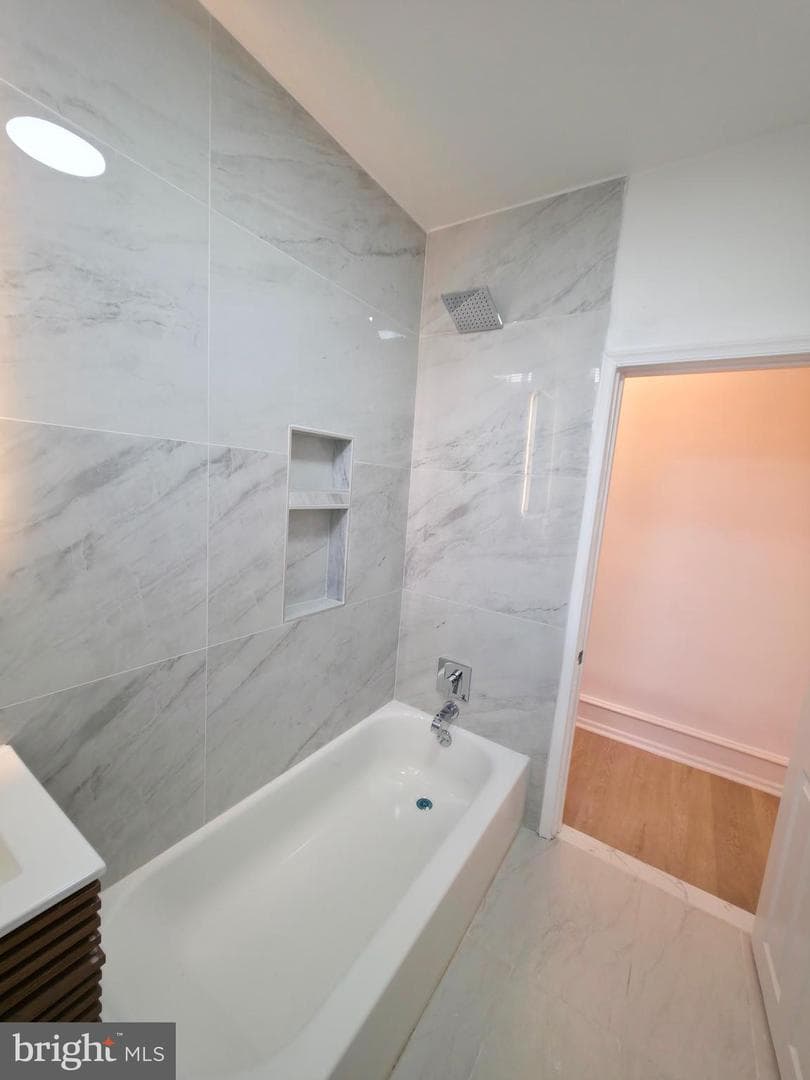 5214 Reinhard Street photo 9