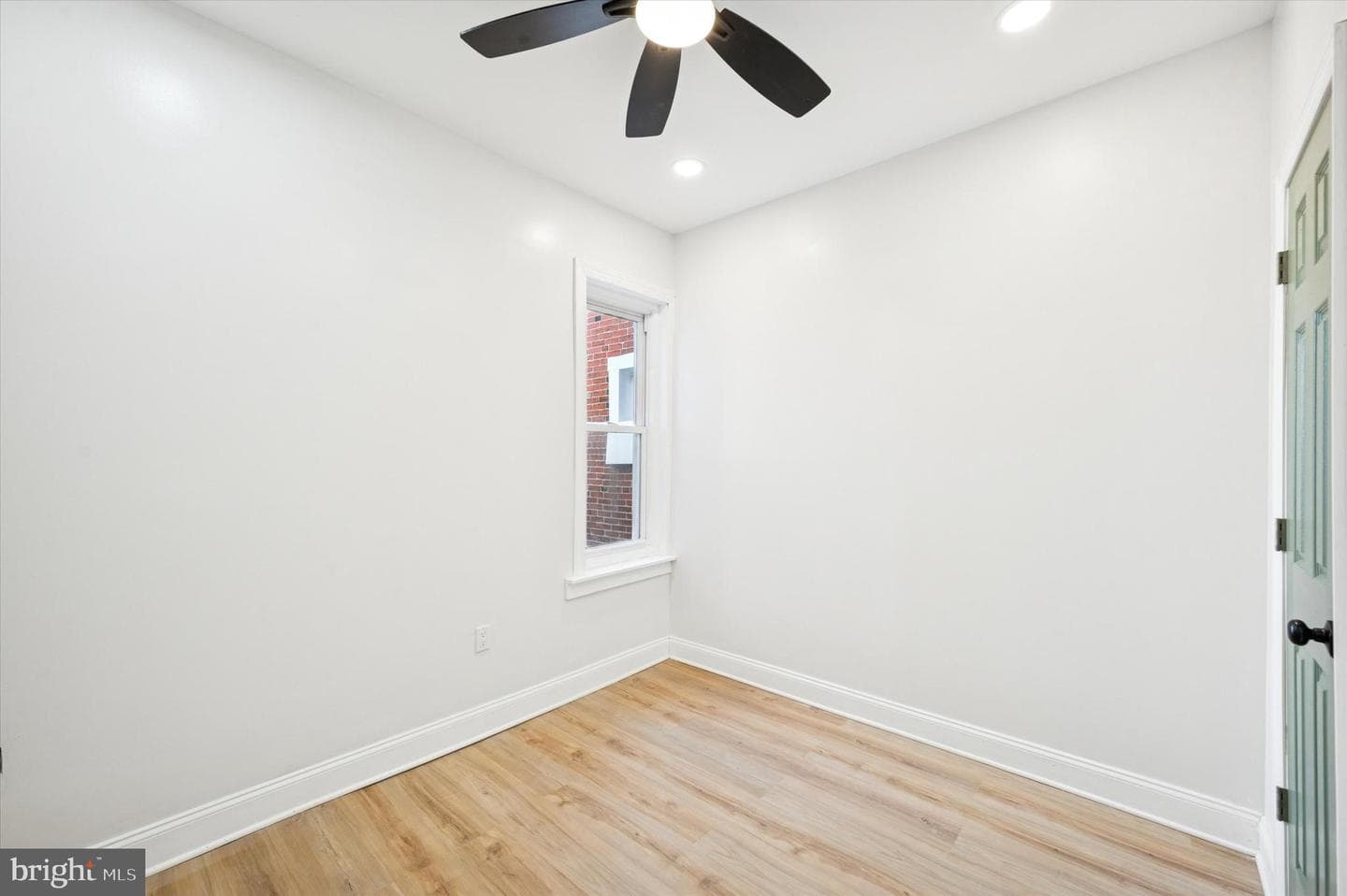 5831 Washington Avenue photo 16