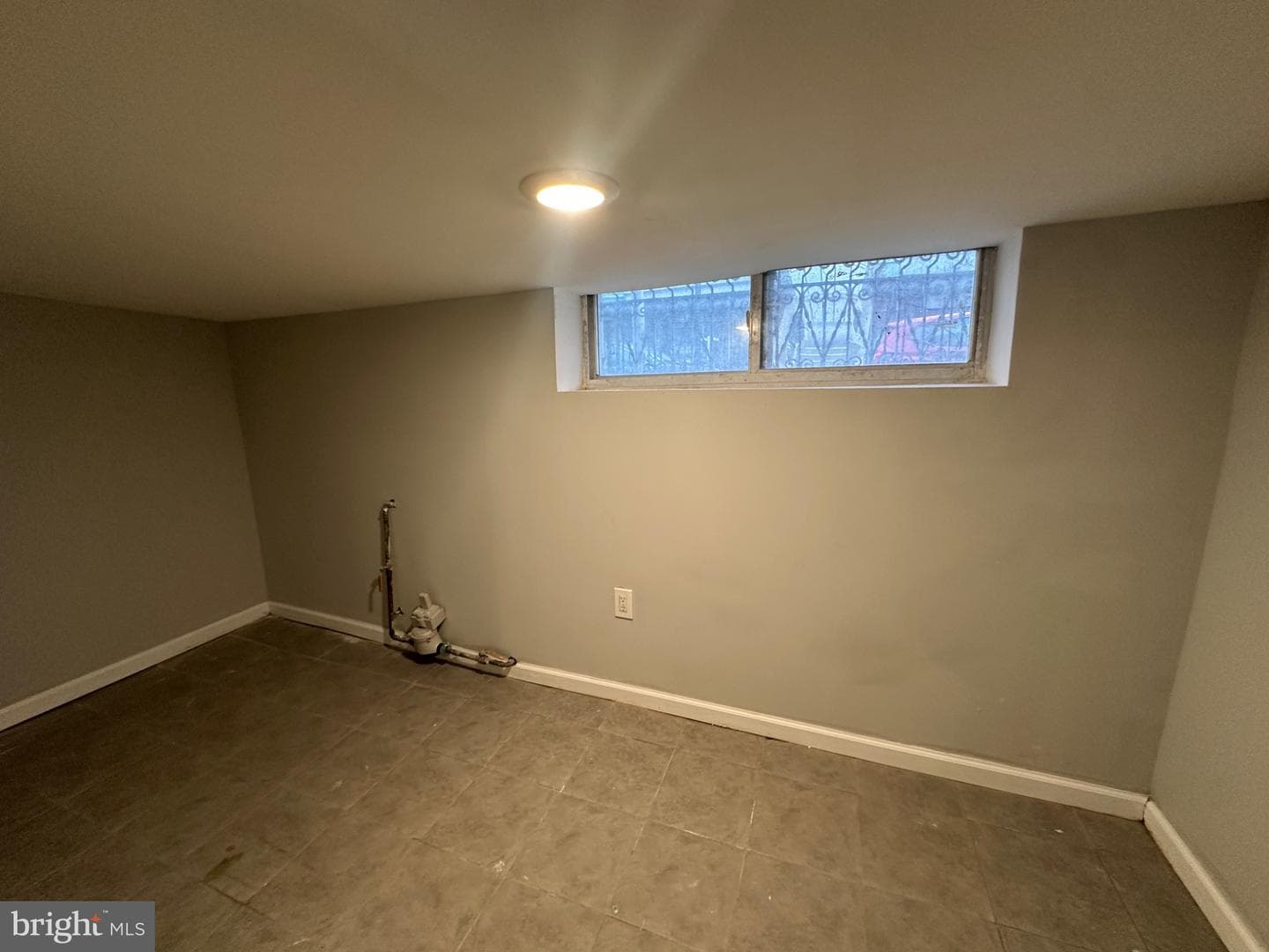 5031 Ludlow Street photo 24