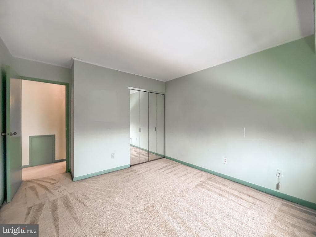 44303 Delaire Landing Road #303 photo 29