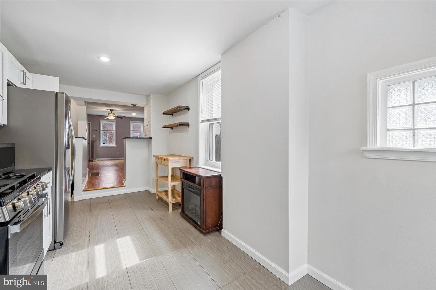 2042 E Huntingdon Street photo 17