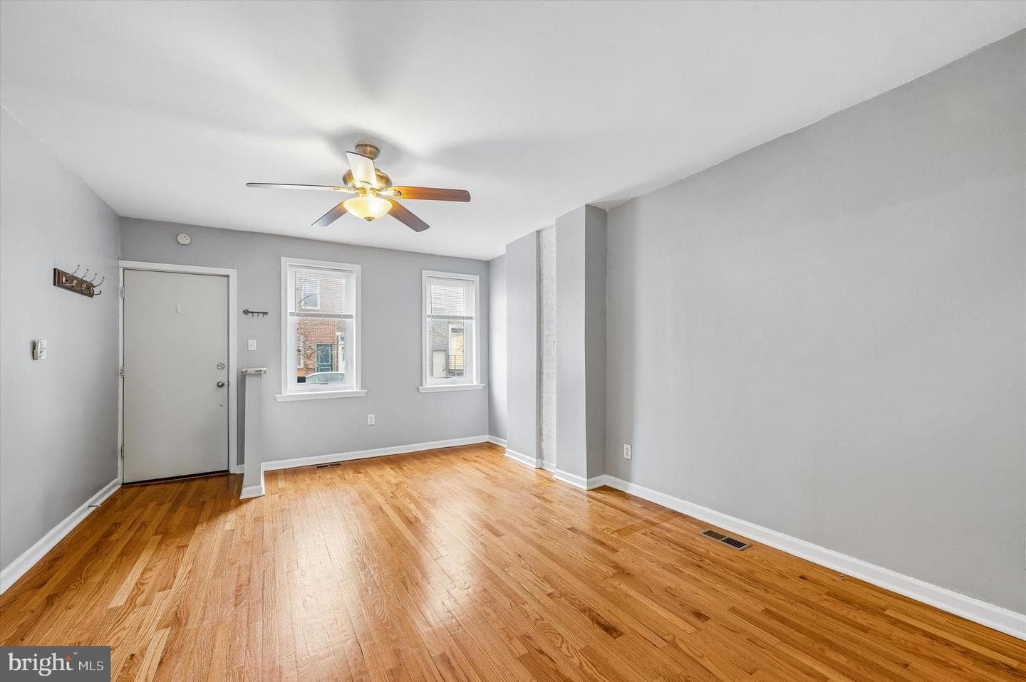 2042 E Huntingdon Street photo 6