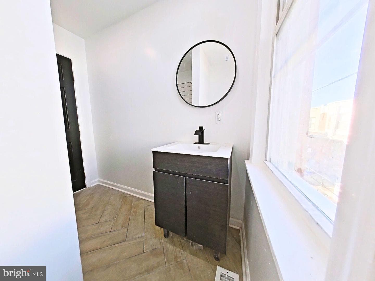 5943 Summer St photo 17