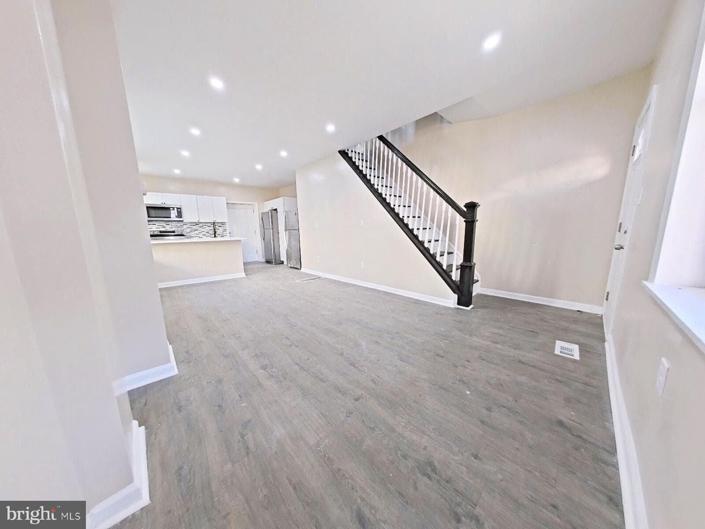 5943 Summer St photo 9