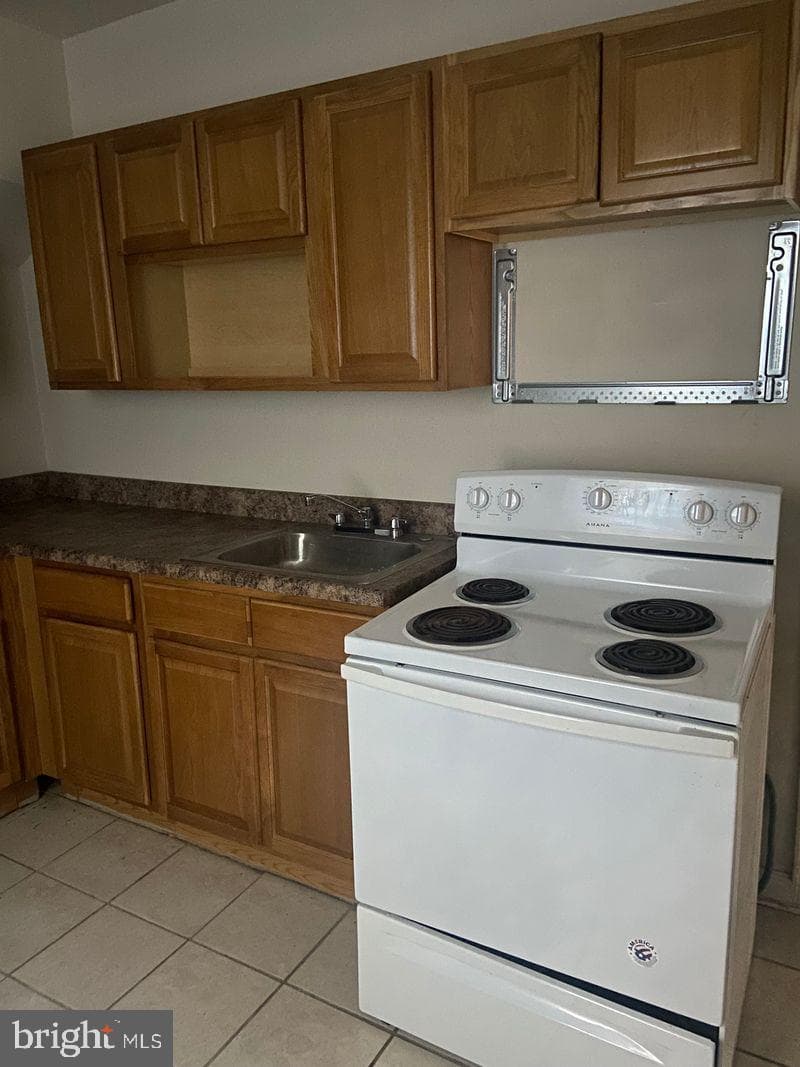 67 E Collom Street photo 4