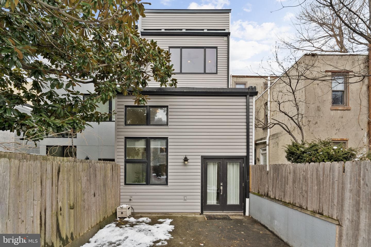 967 N Randolph Street photo 16