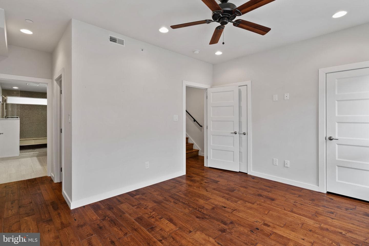 967 N Randolph Street photo 23