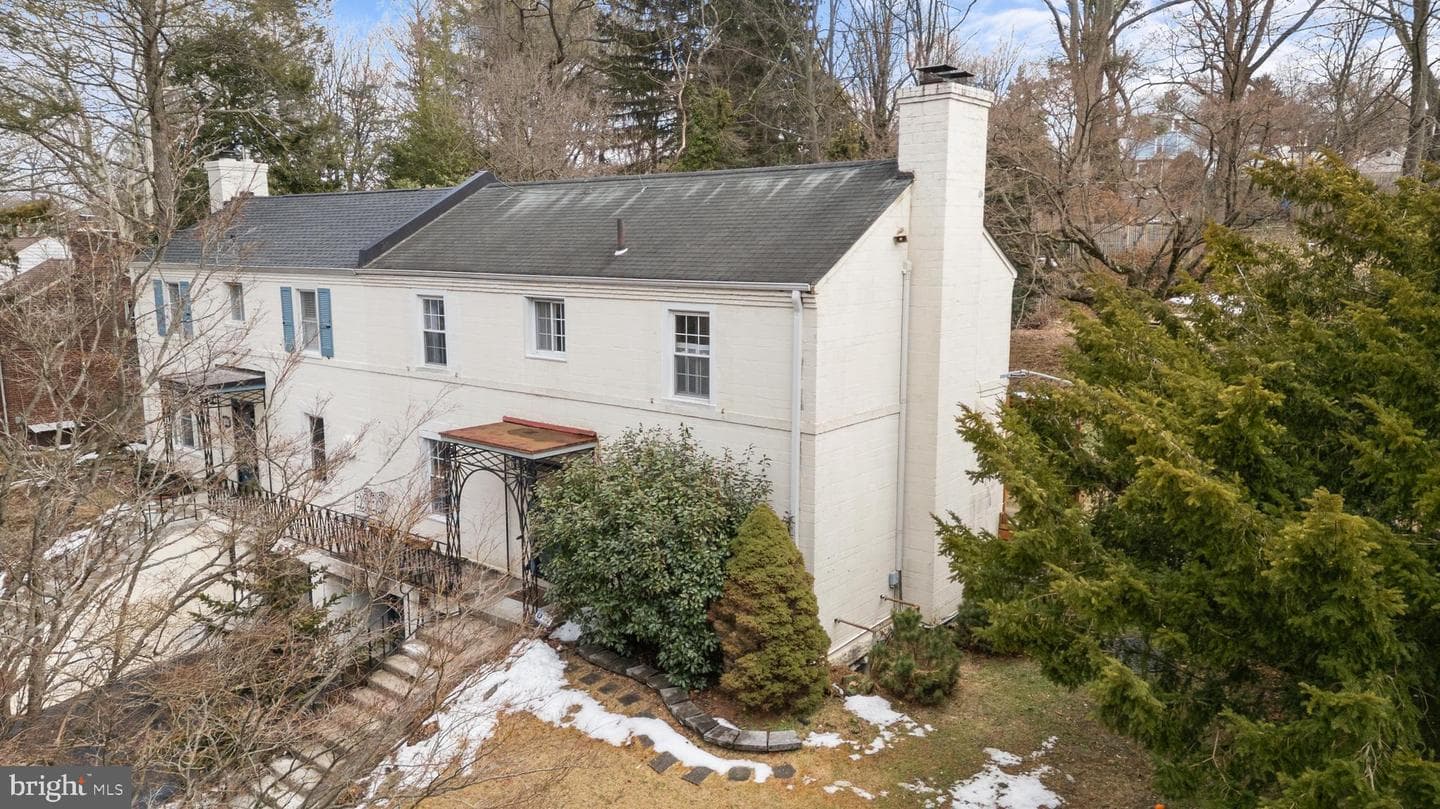 712 Hendren Street photo 2