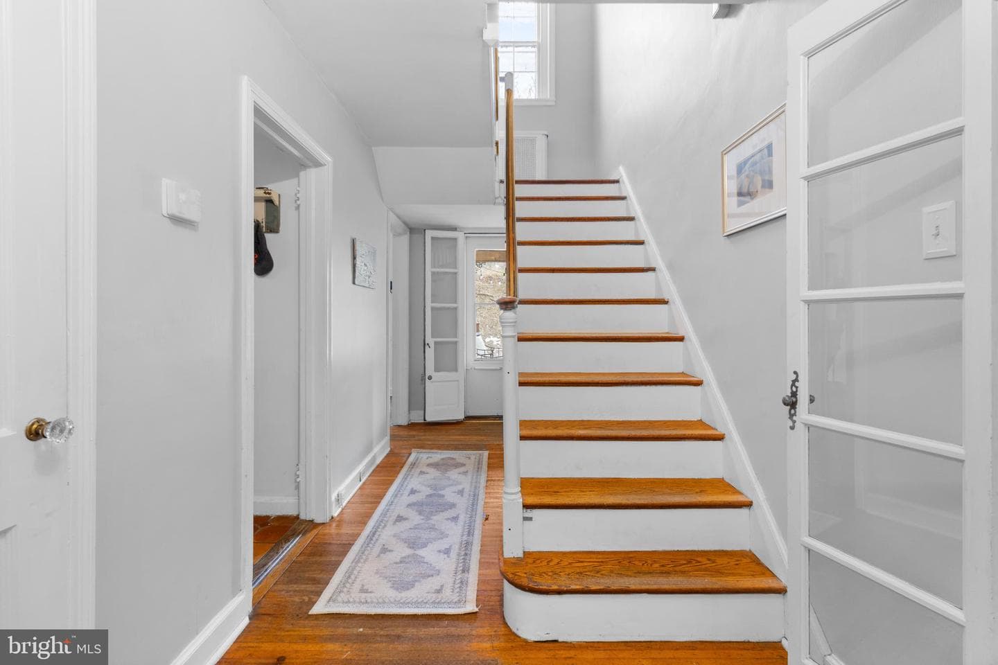 712 Hendren Street photo 4