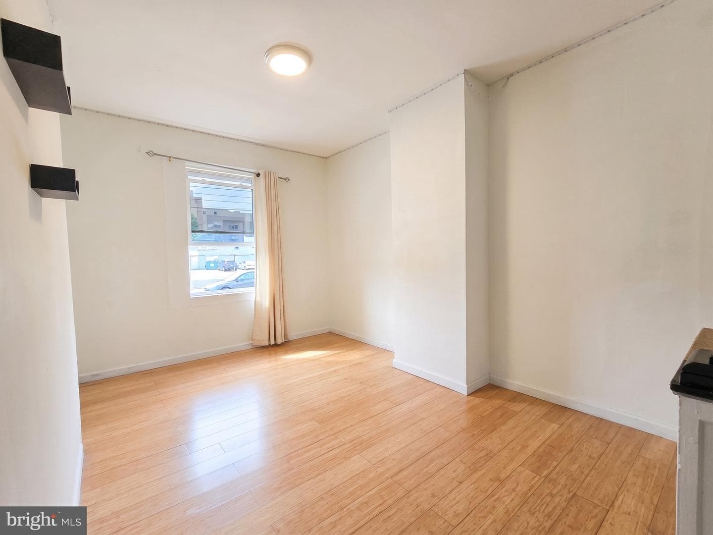 2107 W Somerset Street photo 11