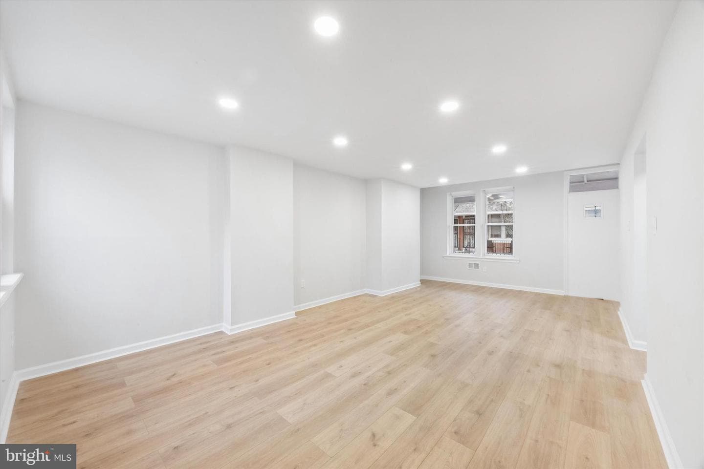 5614-5616 Appletree Street photo 4