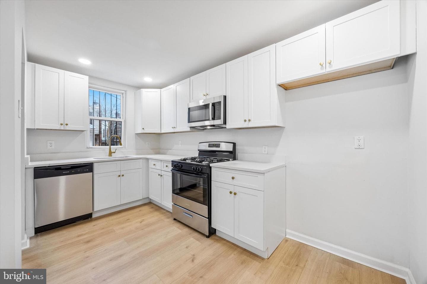 5614-5616 Appletree Street photo 6