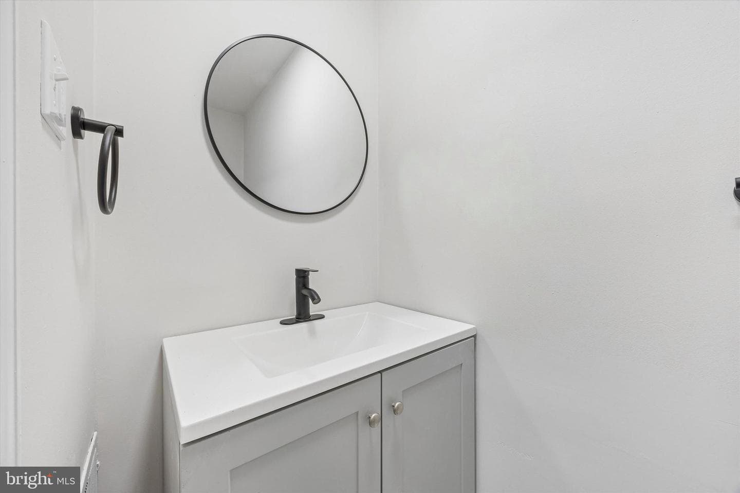 5614-5616 Appletree Street photo 8
