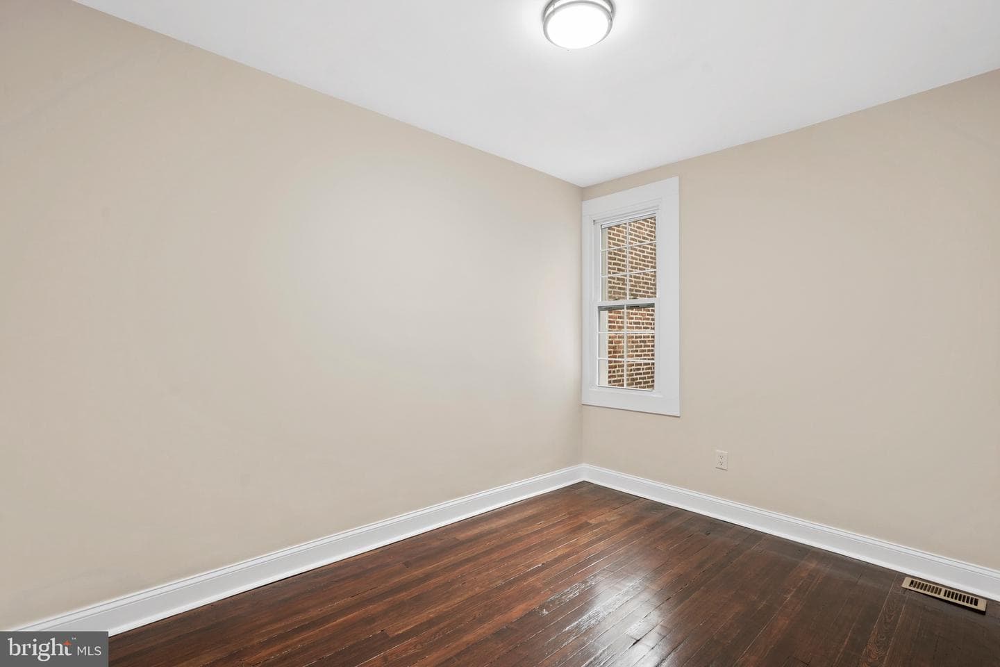 5611 Stewart Street photo 13