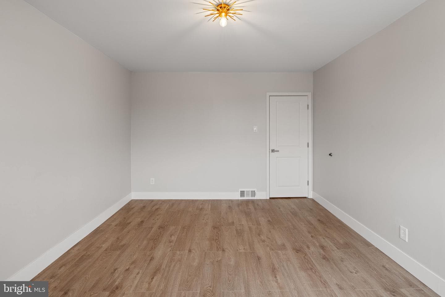 8546 Forrest Avenue photo 35