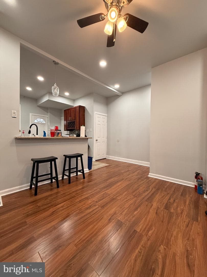 435 W Hansberry St photo 7