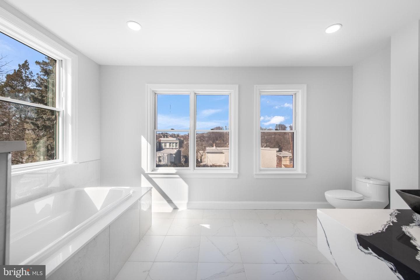 268 Dupont Street photo 17