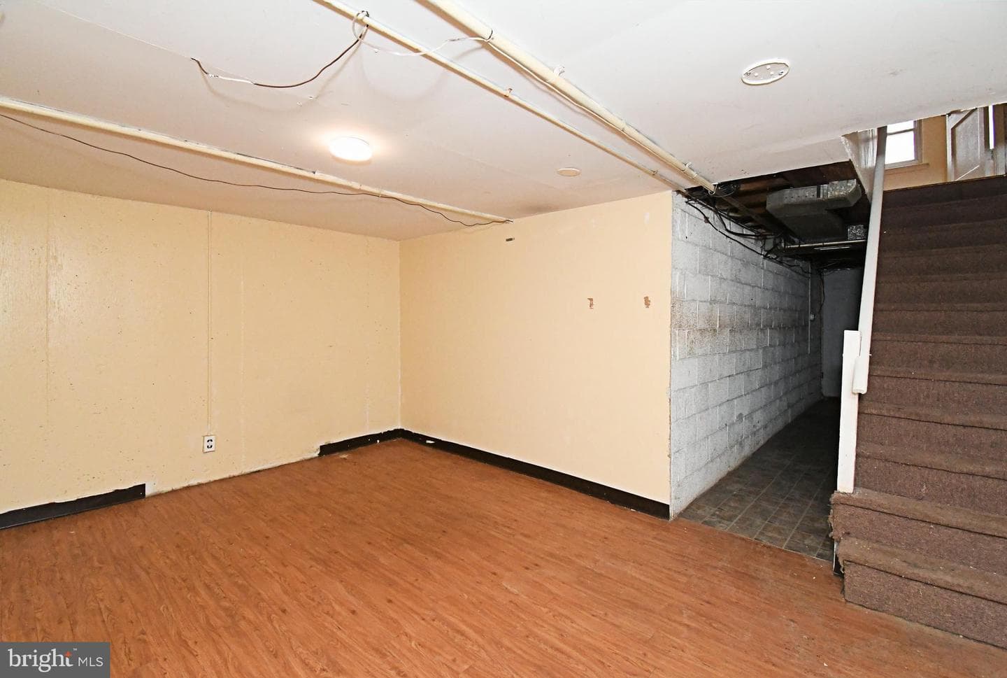 1107 E Sharpnack Street photo 37