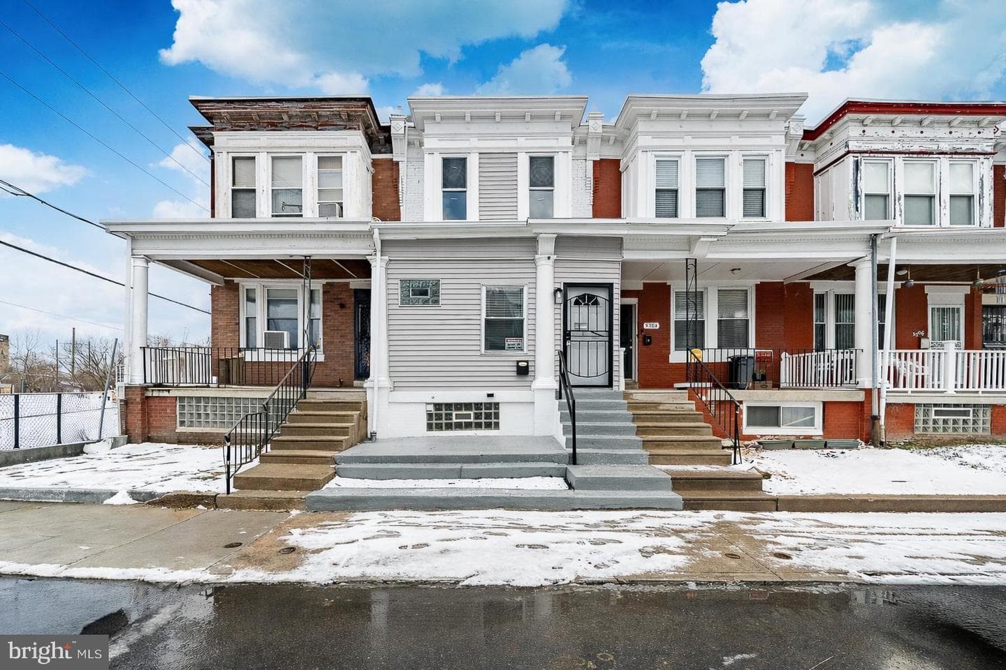 5302 Hadfield Street photo 2