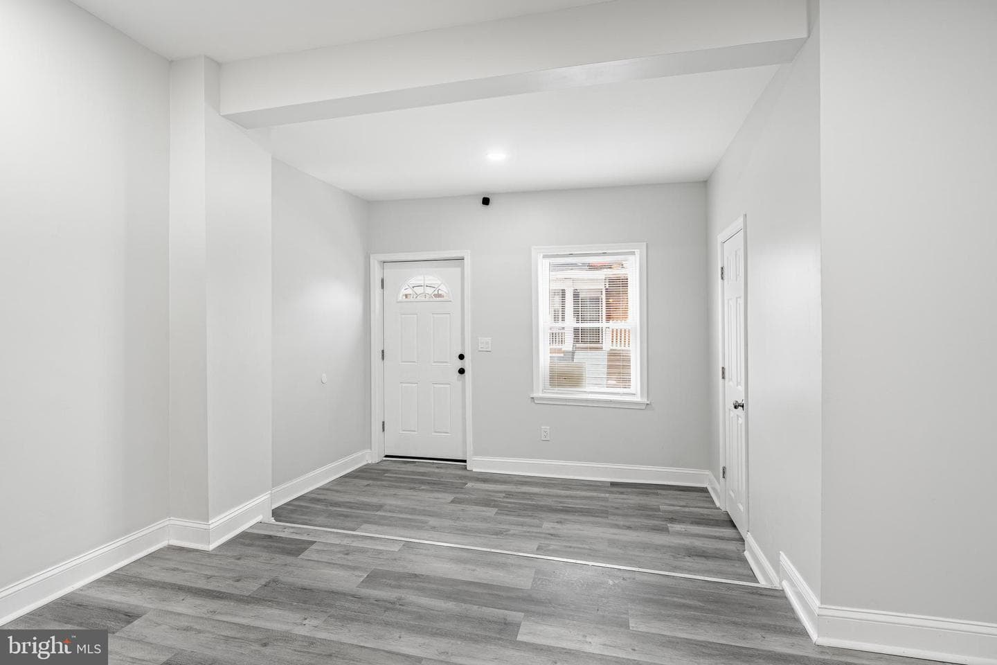 5302 Hadfield Street photo 3