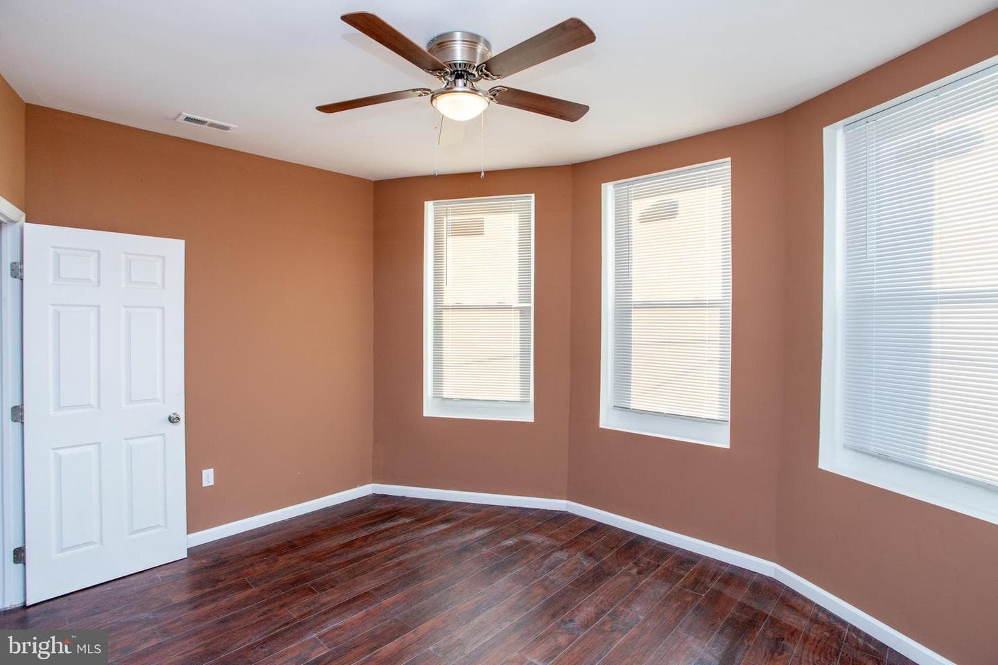 1747 N Wilton Street photo 10