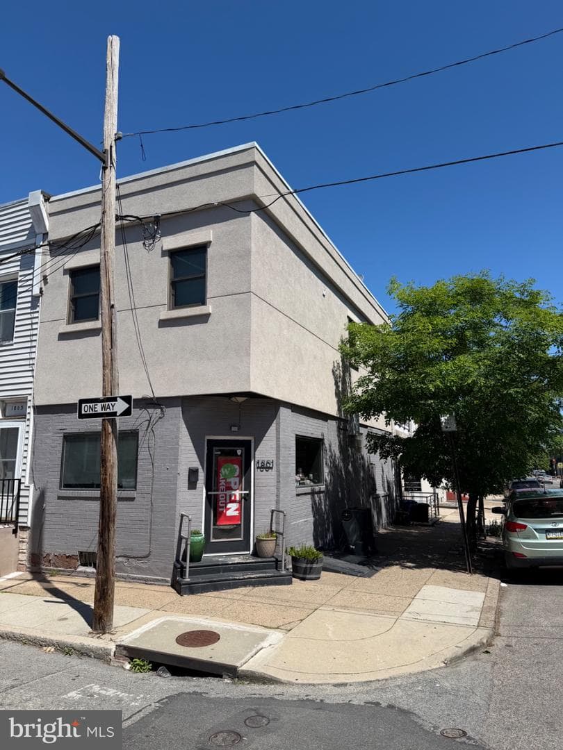 1801 Daly Street photo 5