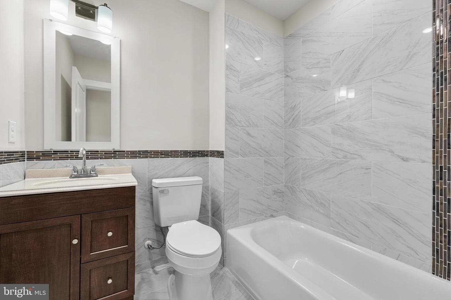 5039 Schuyler Street photo 16