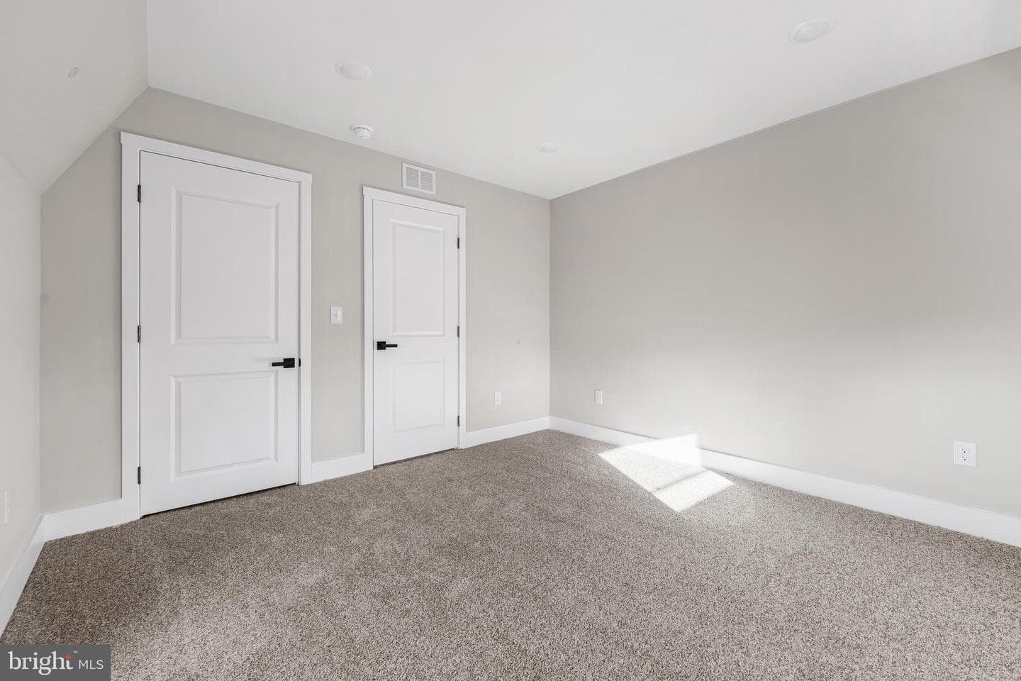 5039 Schuyler Street photo 24