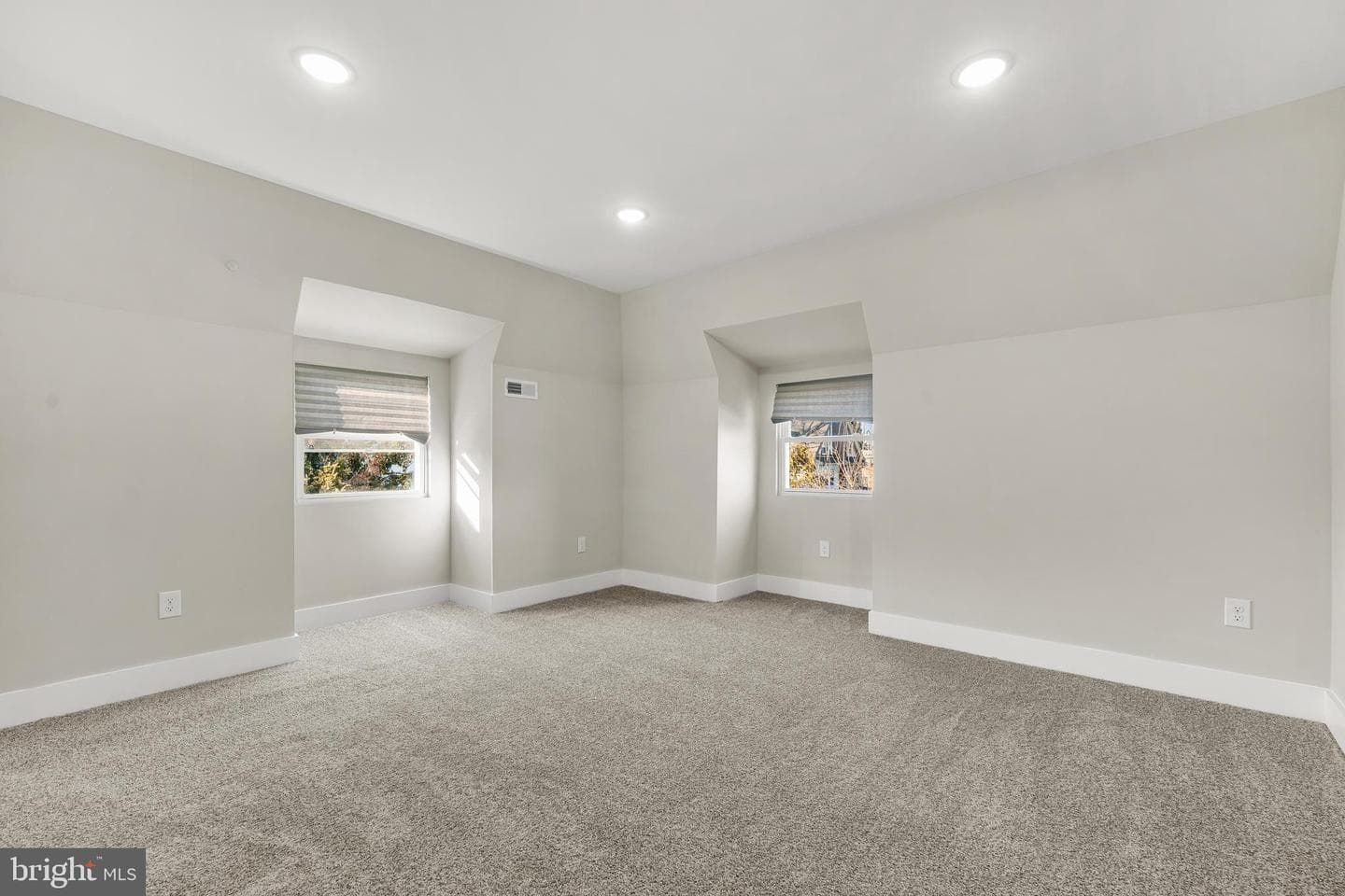 5039 Schuyler Street photo 29
