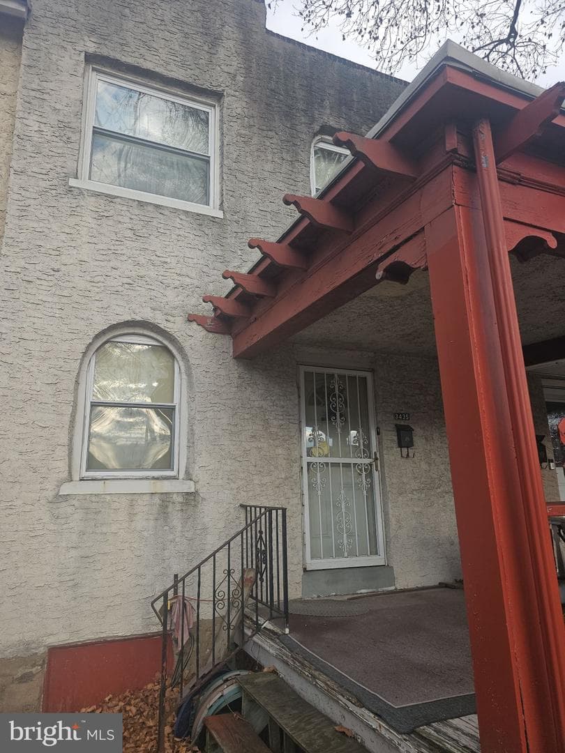 3435 Barclay Street photo 2