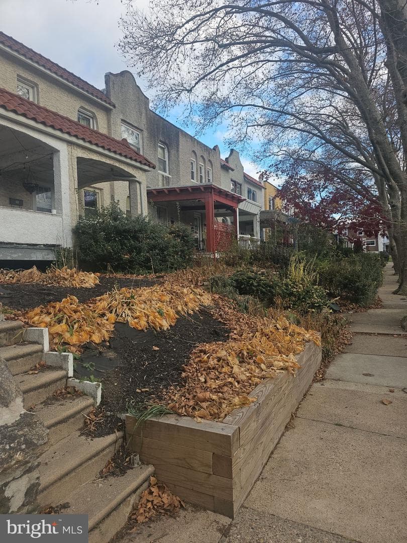 3435 Barclay Street photo 9