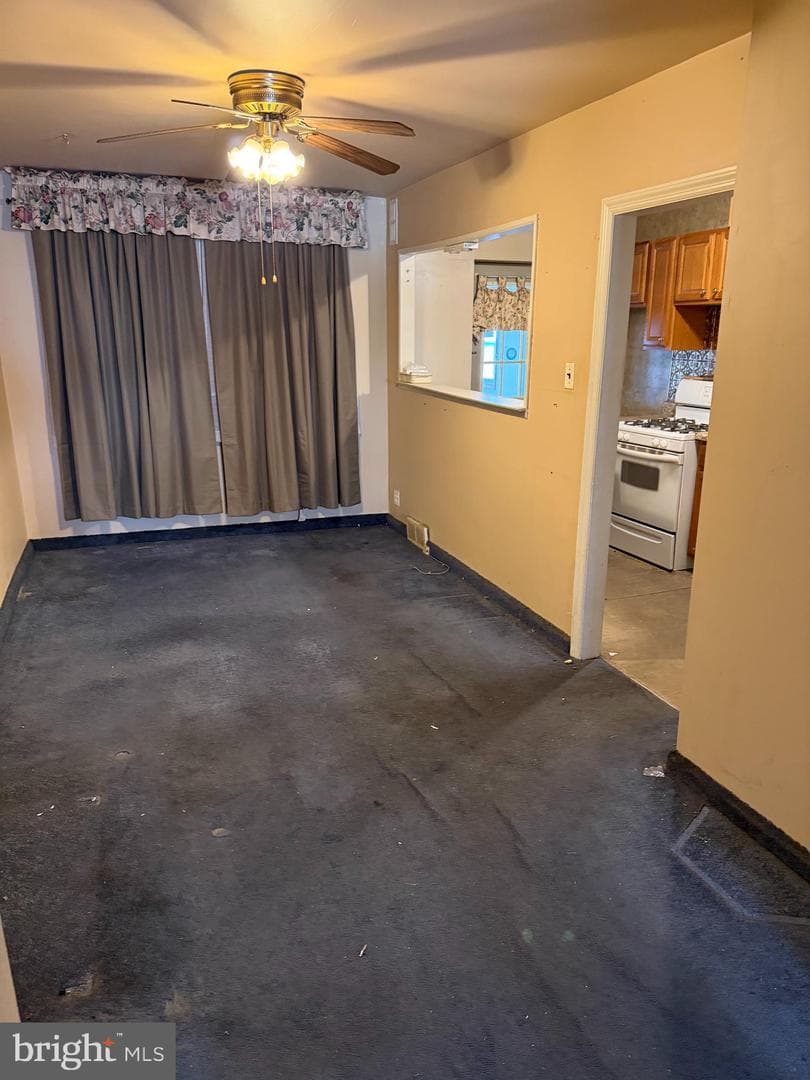 8045 Leon Street photo 4