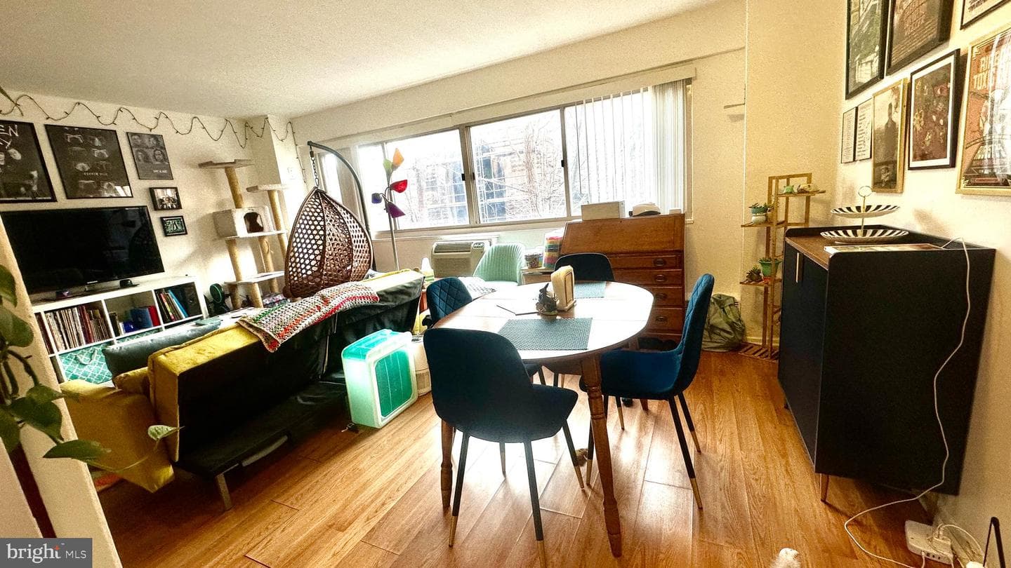 2101 Chestnut Street #317 photo 20