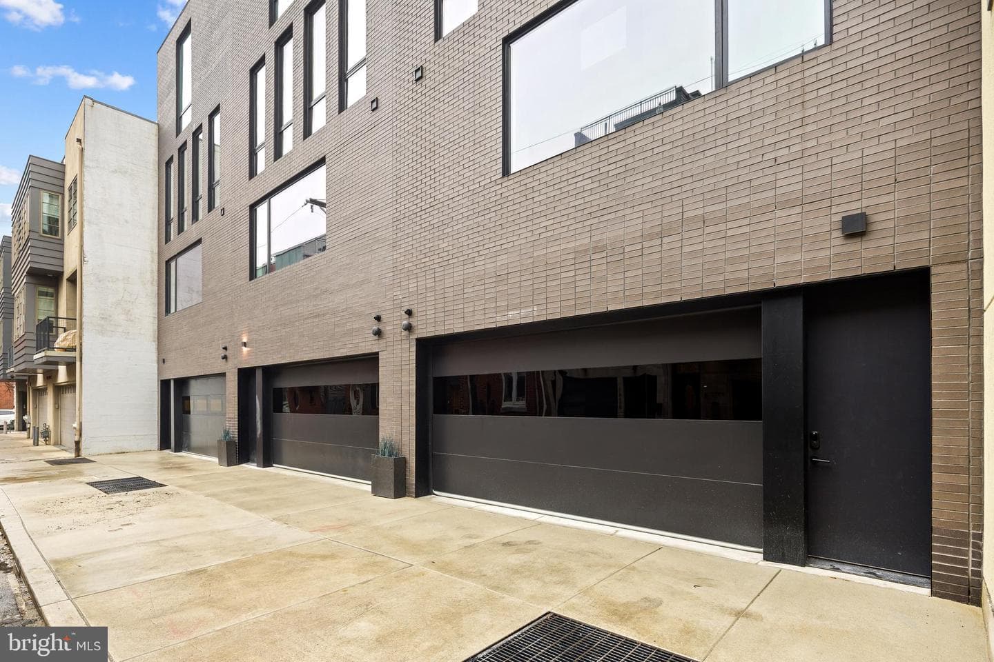 1430 Kenilworth Street photo 26