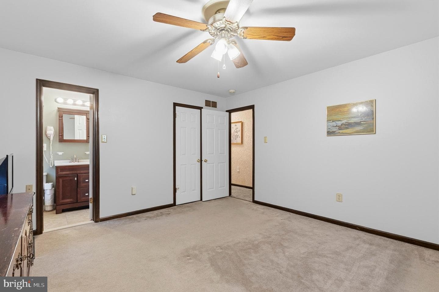 814 Caledonia Street photo 37