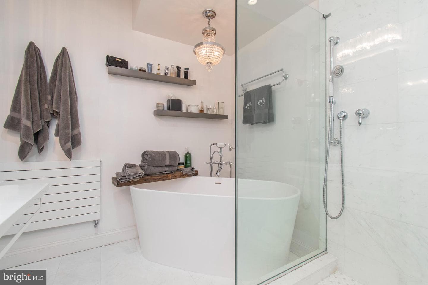222 Richmond Street photo 8