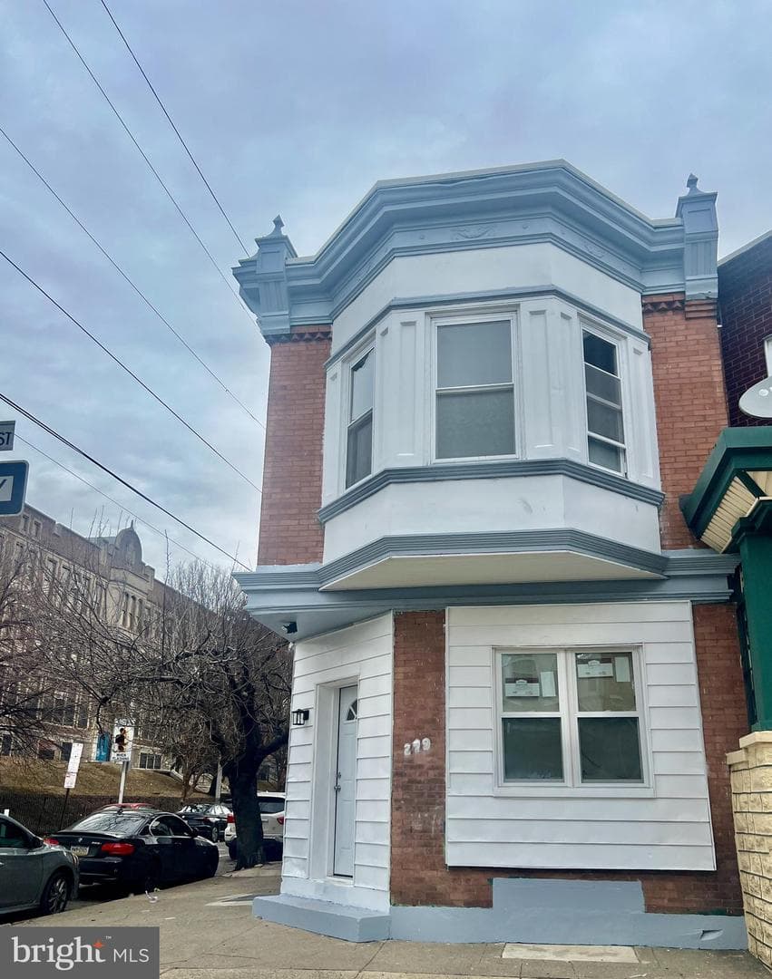 279 W Sheldon Street photo 3