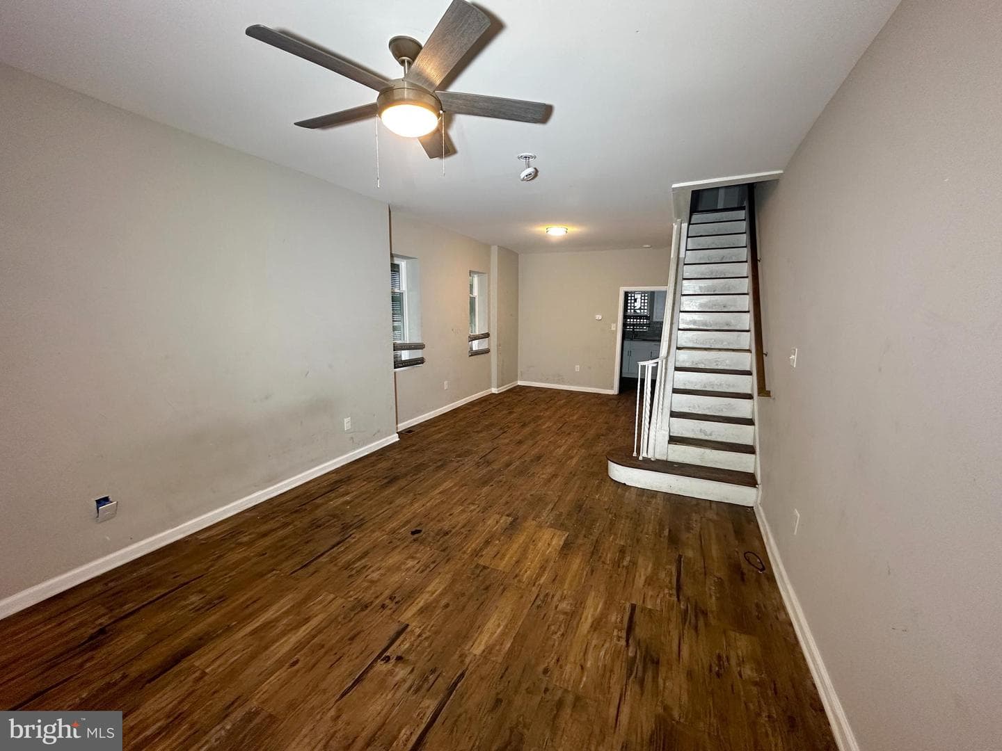4661 James Street photo 4