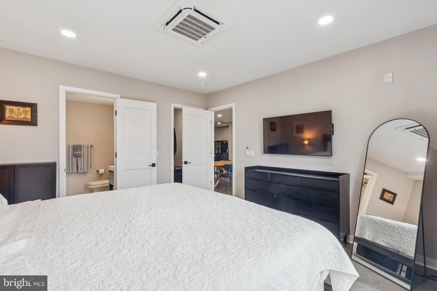 1648-50 Ridge Avenue #301 photo 28