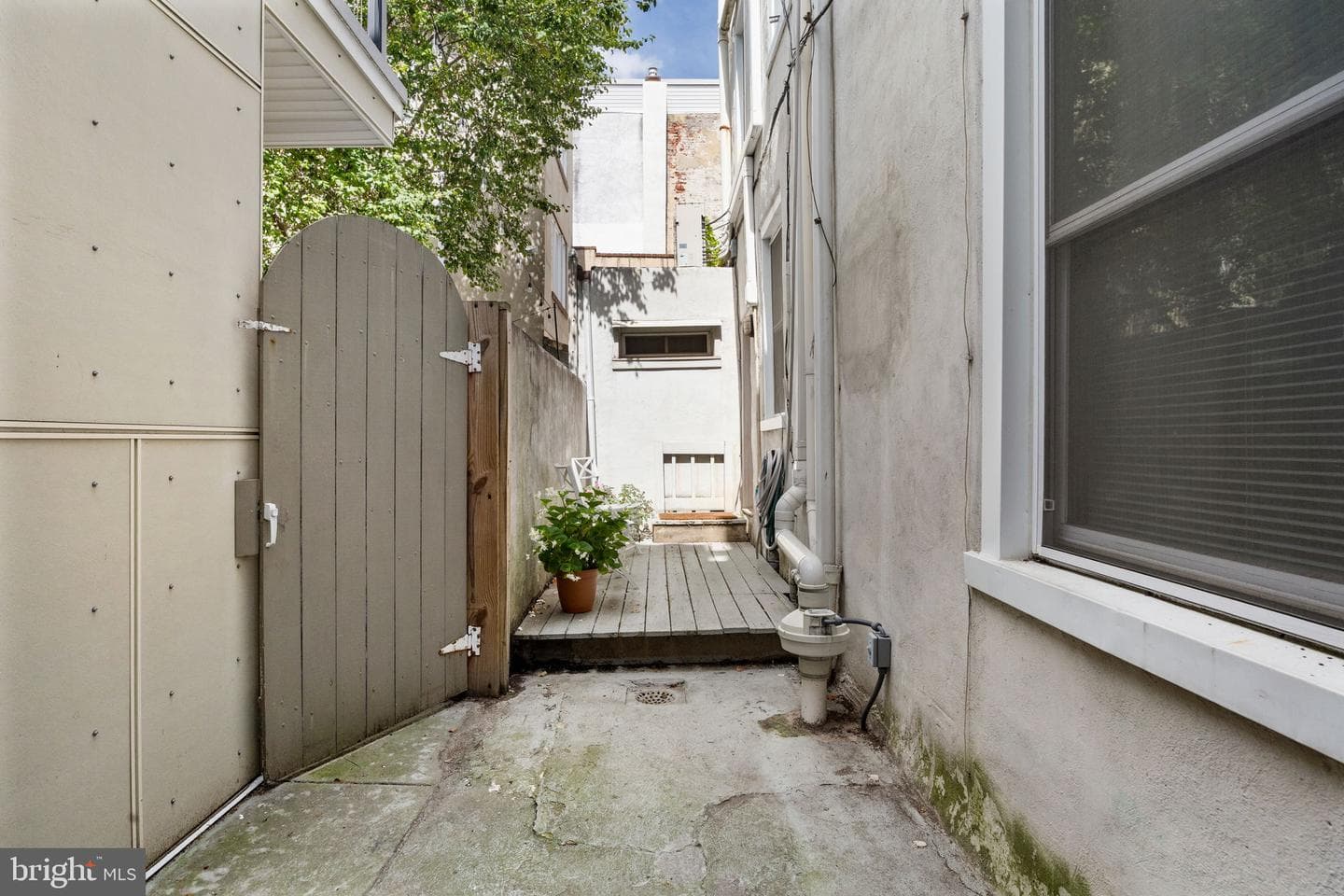 129 Bainbridge Street photo 47