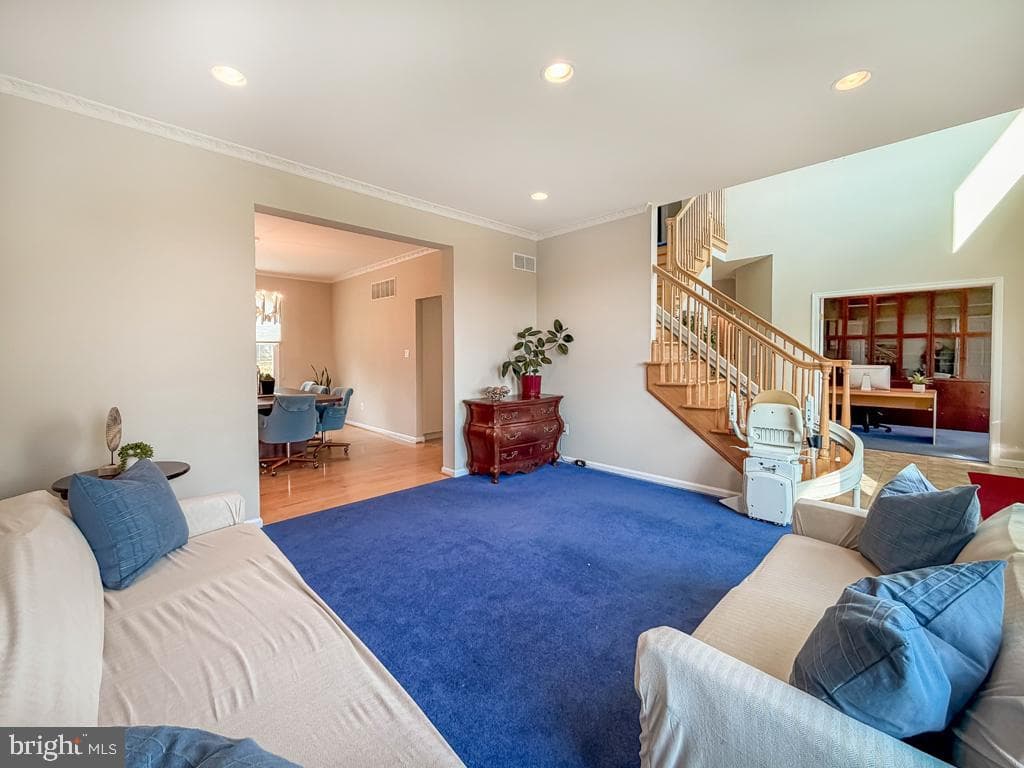 838 Gina Drive photo 5