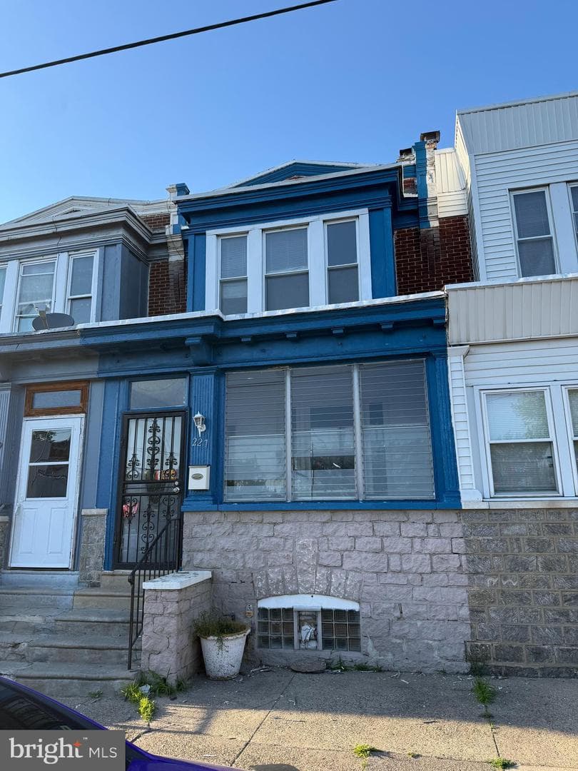 227 W Rockland Street
